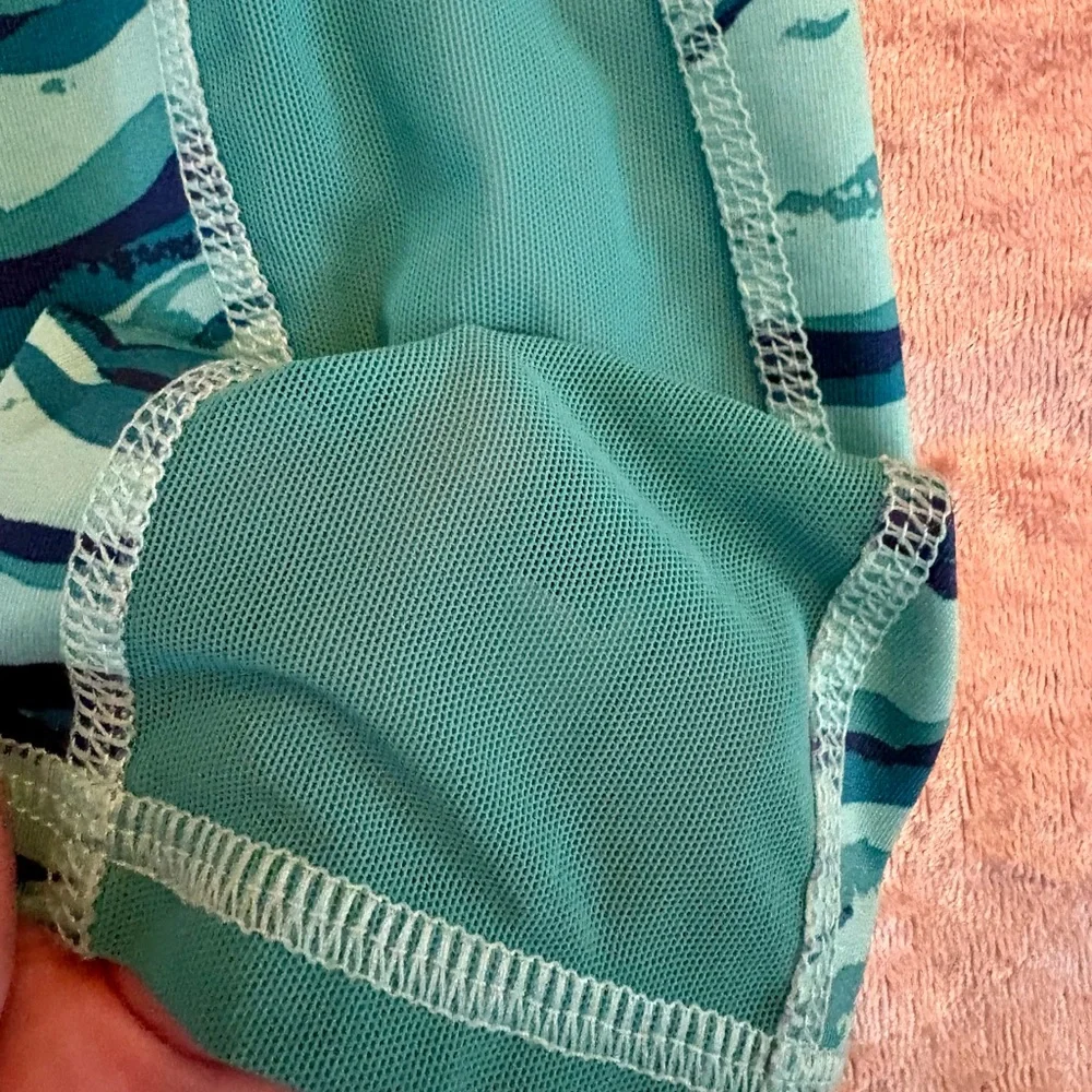 Old Navy girls go dry leggings